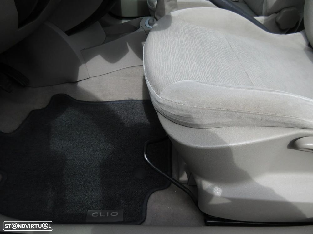 Renault Clio 1.2 16V Dynamique Luxe - 21