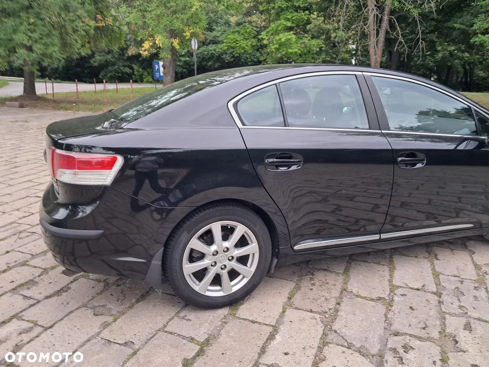 Toyota Avensis 2.0 D-4D Sol - 11