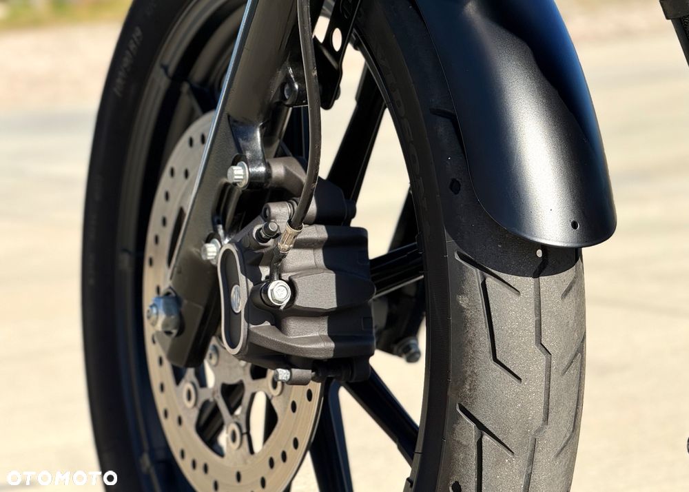 Harley-Davidson Sportster Iron 1200 - 25