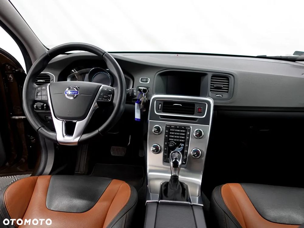 Volvo V60 Cross Country T5 AWD Summum - 6