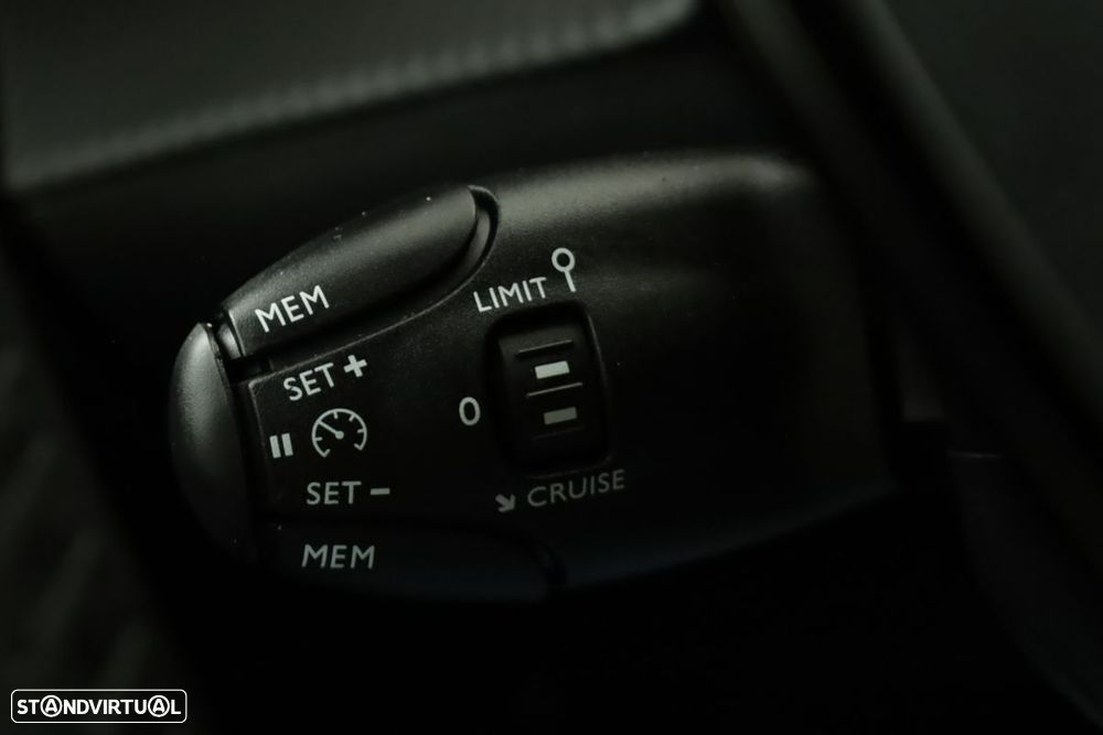 Peugeot 2008 1.2 Allure - 18