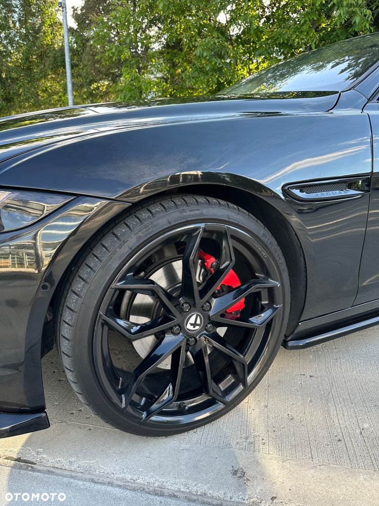 Jaguar XE 2.0 D180 HSE - 7