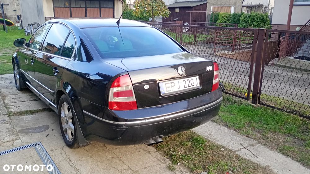 Skoda Superb 2.5 V6 TDI L&K - 1