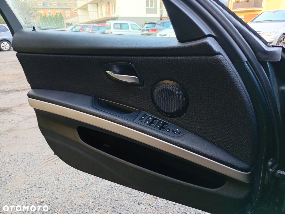 BMW Seria 3 - 38
