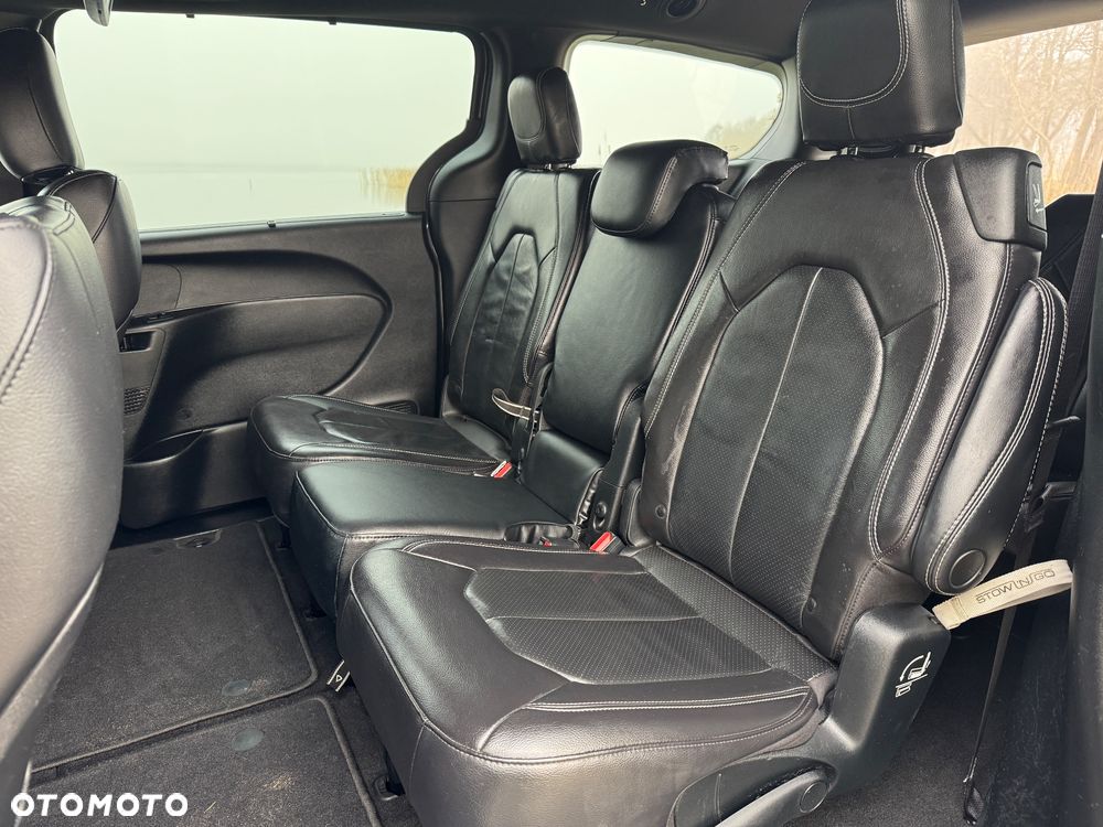 Chrysler Pacifica - 18