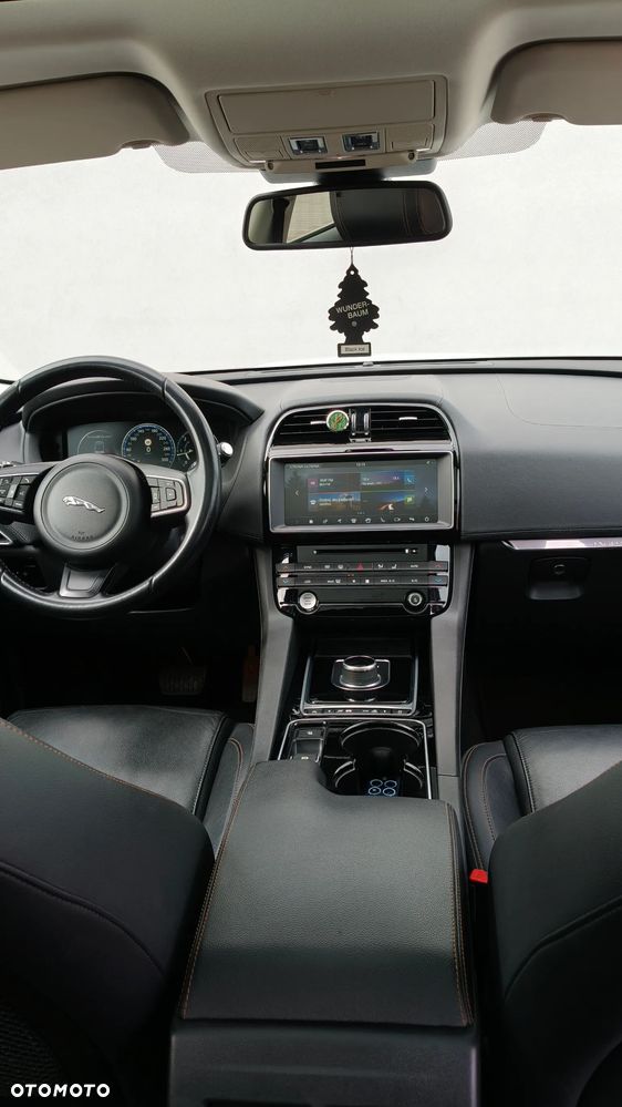 Jaguar F-Pace - 20
