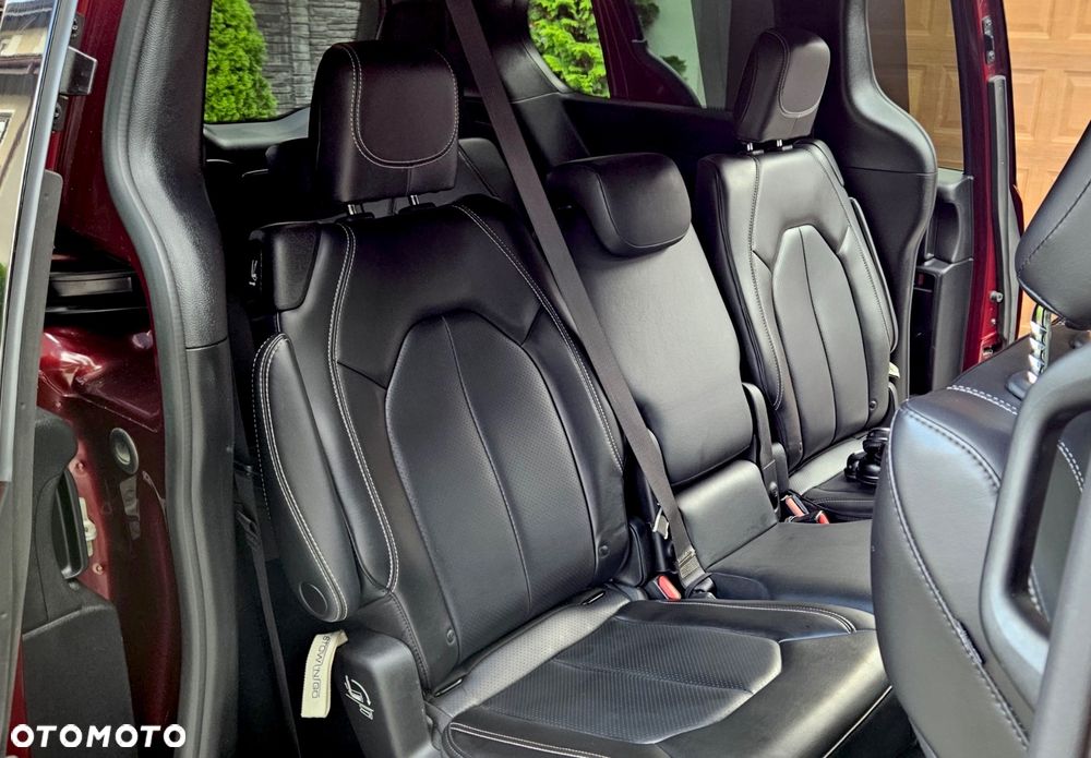 Chrysler Pacifica - 15