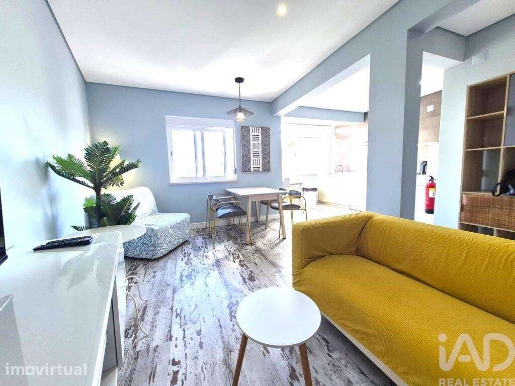 Apartamento T2 em São Sebastião