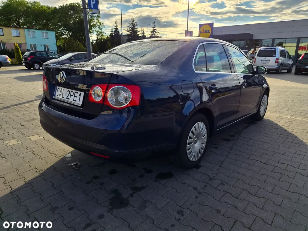 Volkswagen Jetta 1.6 Comfortline - 5