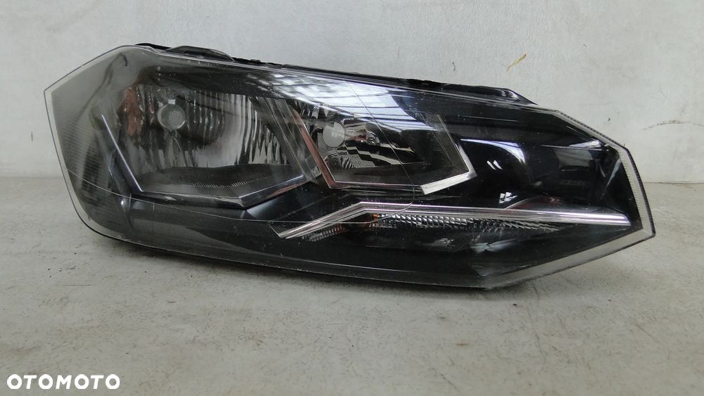 VW POLO VI 6 2G LAMPA PRAWA PRZÓD PRZEDNIA EUROPA - 1