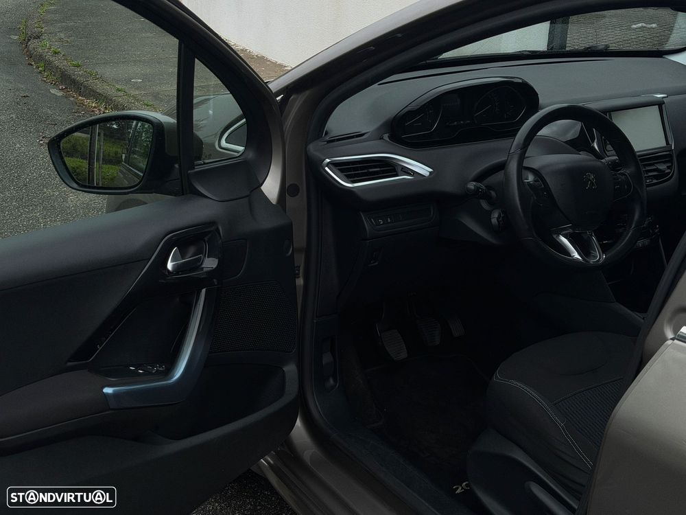 Peugeot 208 82 VTI Style - 10
