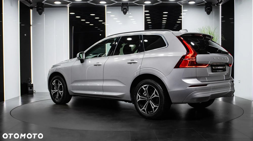Volvo XC 60 B4 B Momentum Pro - 5