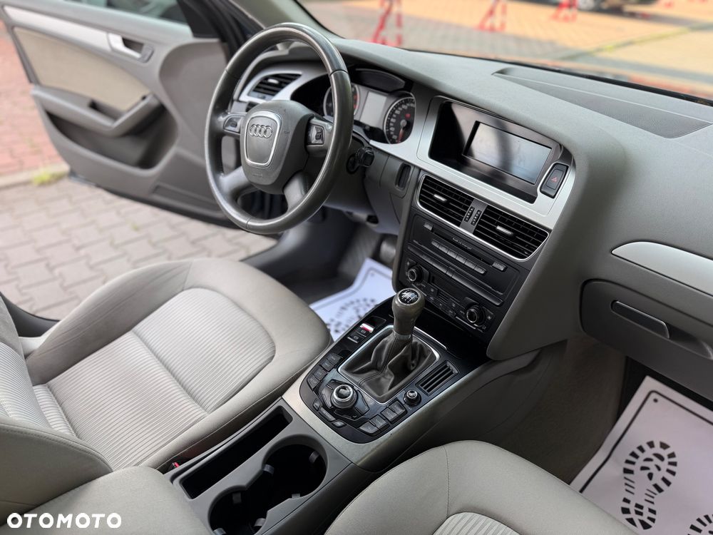 Audi A4 Limousine - 25