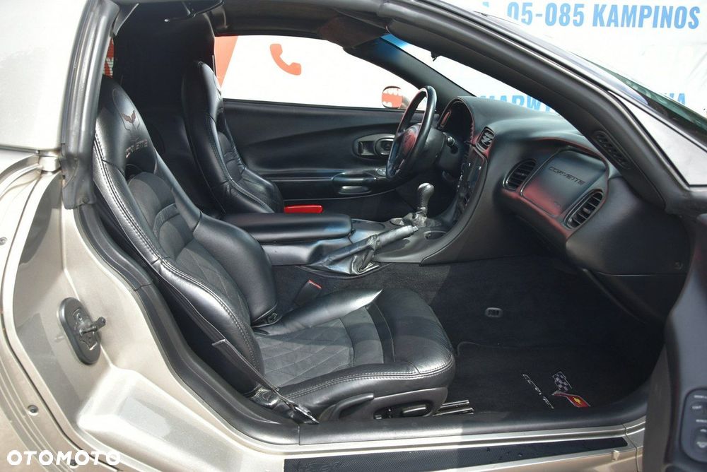 Chevrolet Corvette - 11