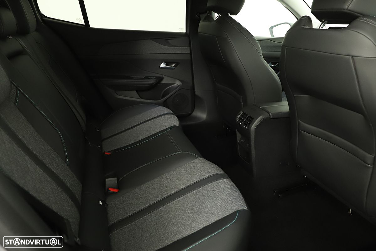 Peugeot 408 1.6 Hybrid Allure e-EAT8 - 20