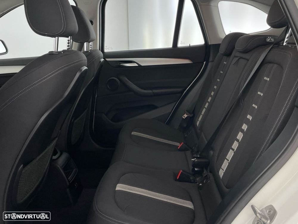 BMW X1 16 d sDrive Advantage - 12