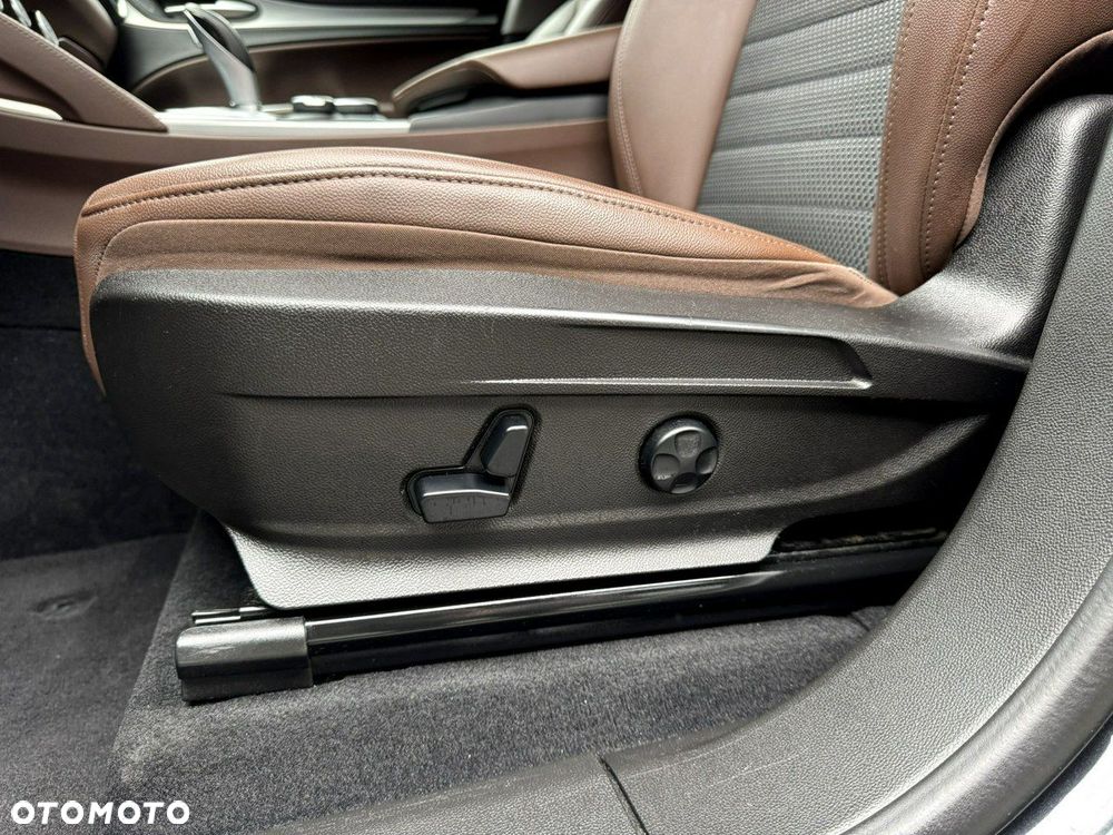 Alfa Romeo Stelvio - 12