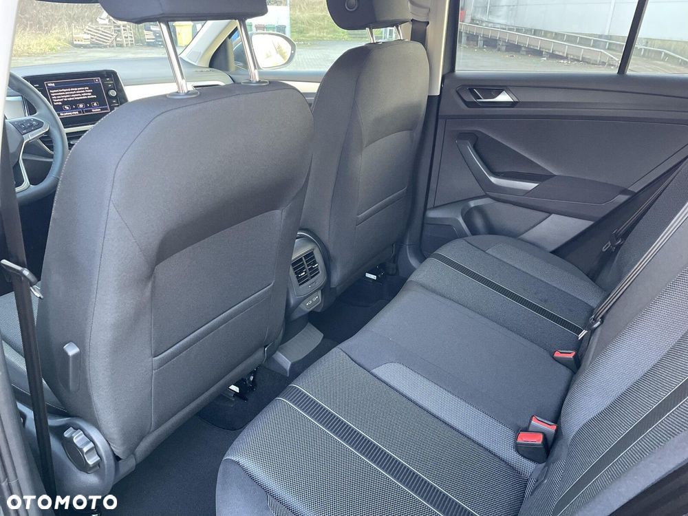 Volkswagen T-Roc - 17