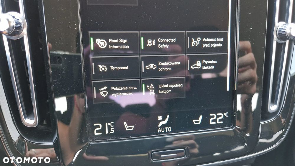 Volvo XC 40 T3 Momentum Pro - 21