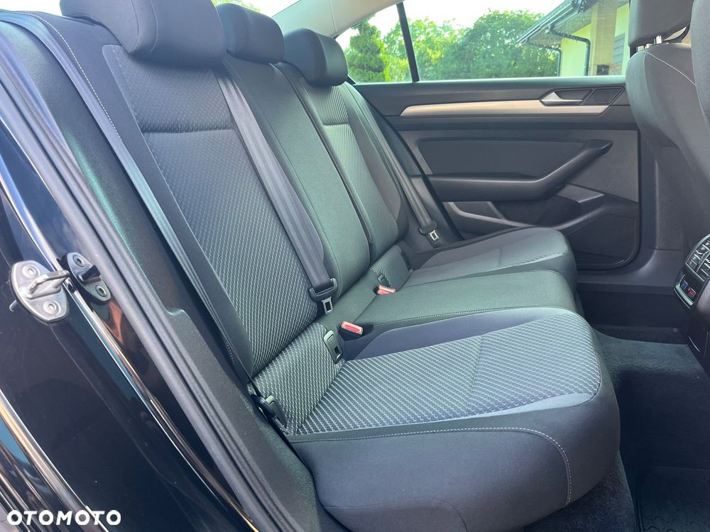 Volkswagen Passat 2.0 TDI BMT Trendline DSG7 - 10