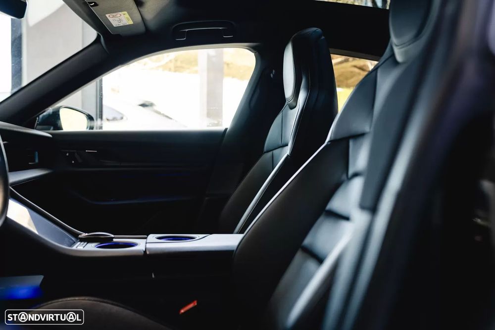 Porsche Taycan Standard - 37