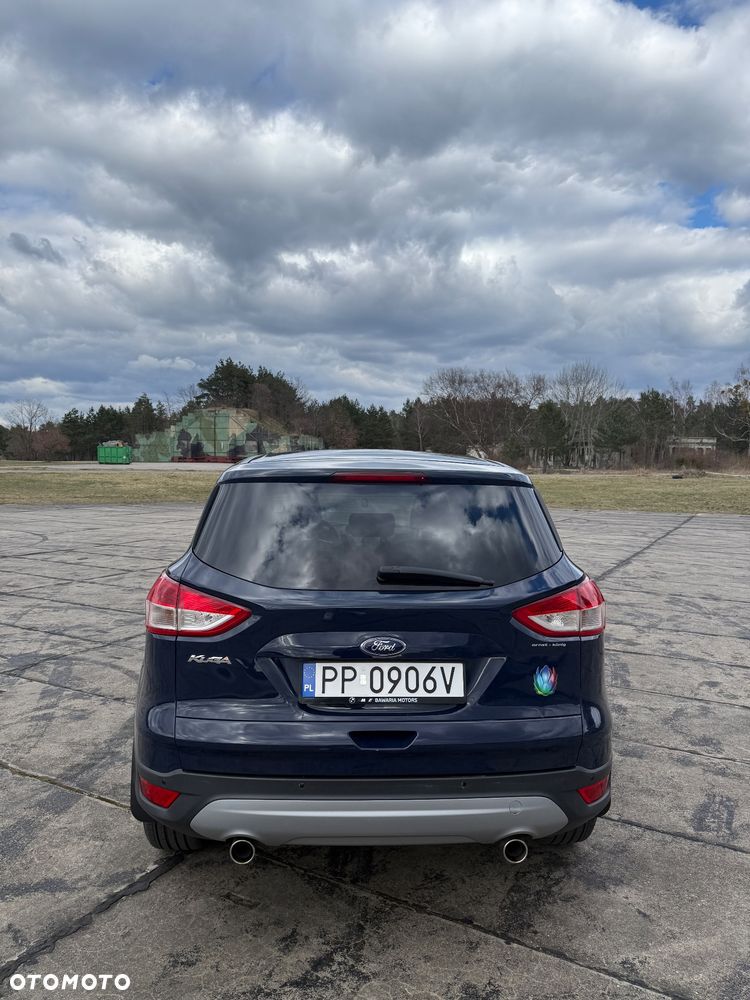 Ford Kuga 2.0 TDCi 2x4 Titanium - 4