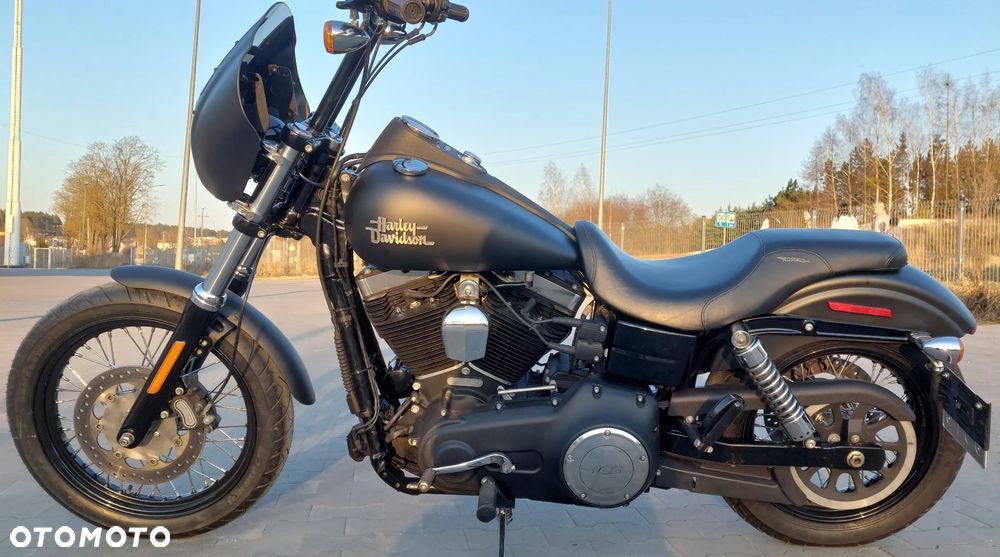 Harley-Davidson Dyna Street Bob - 4