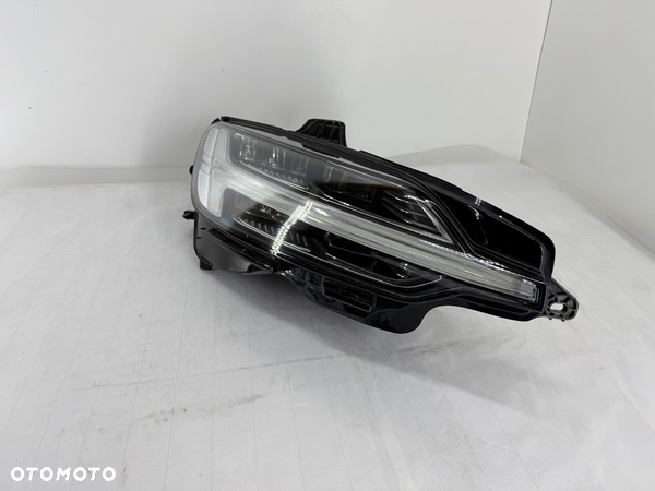 Reflektor lampa prawa przedna Volvo V60 S60 III Full led