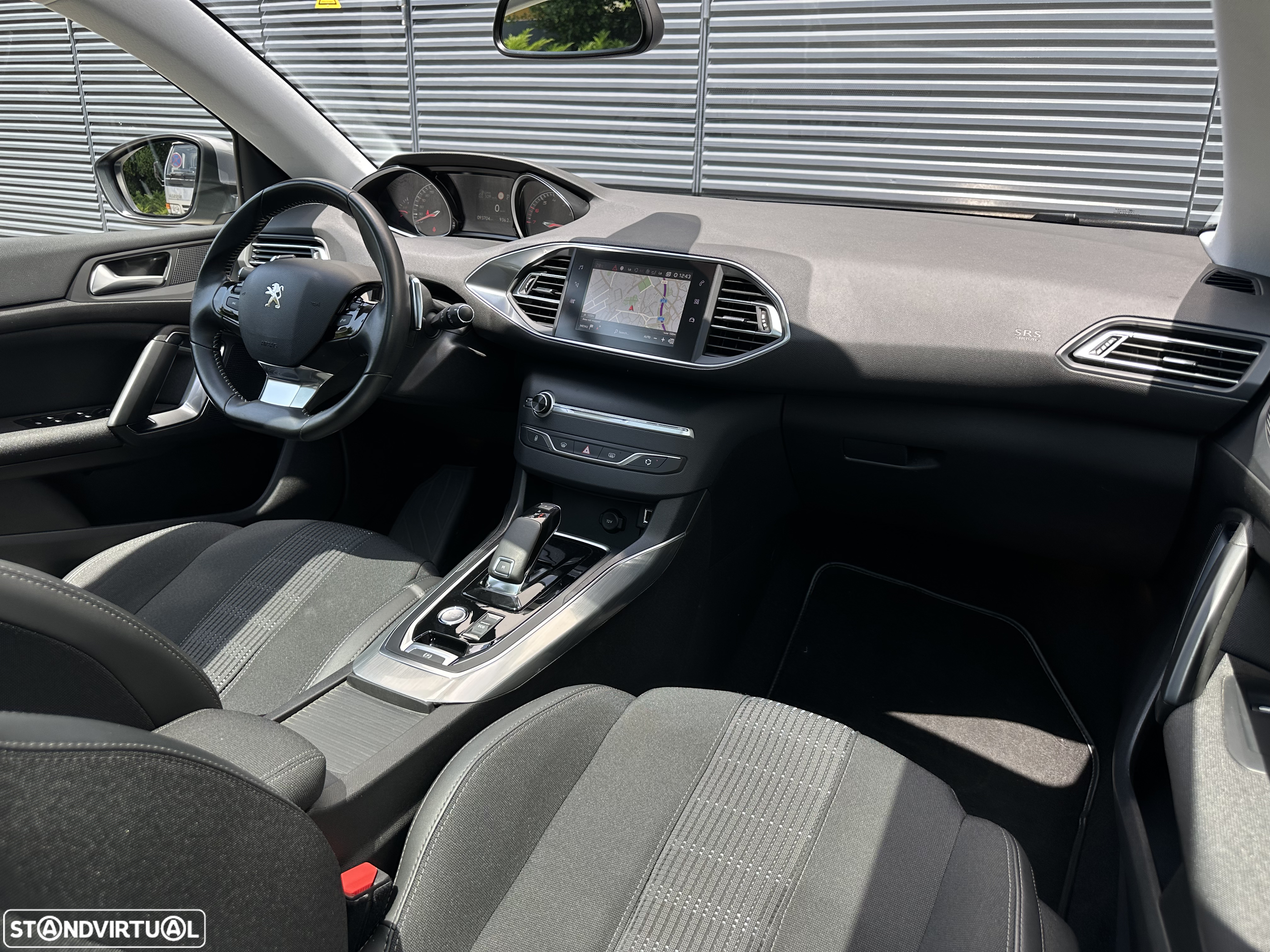 Peugeot 308 1.2 PureTech Allure Pack EAT8 - 31