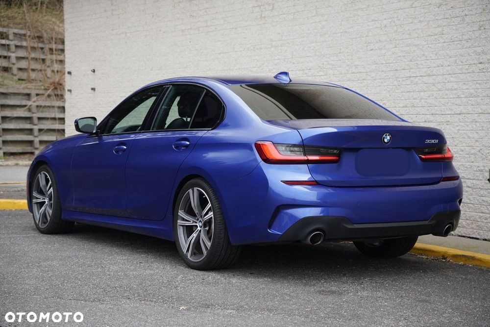 BMW Seria 3 330i M Sport - 6
