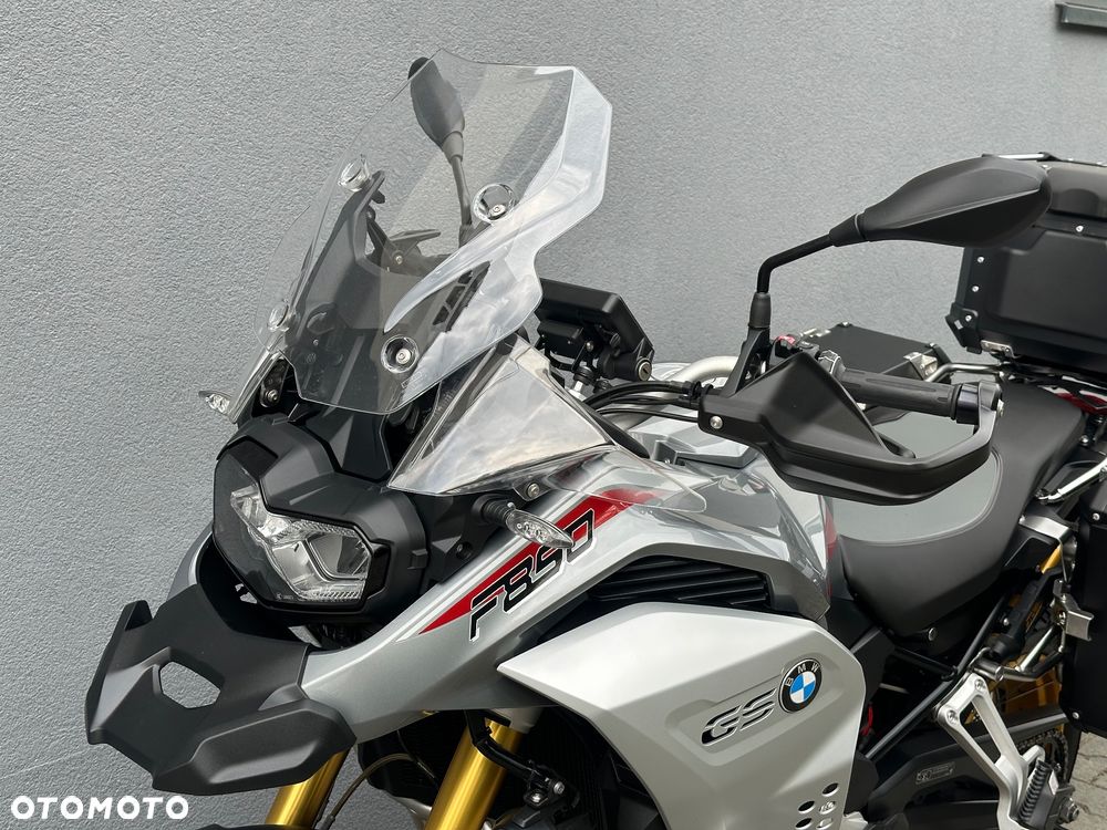 BMW F - 11