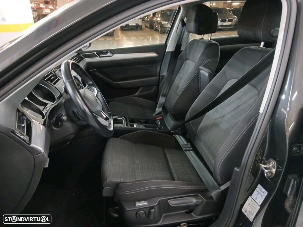 VW Passat Variant 2.0 TDi Business DSG - 6