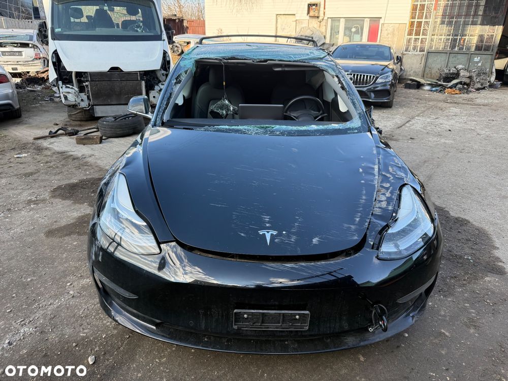 Tesla Model 3 - 30