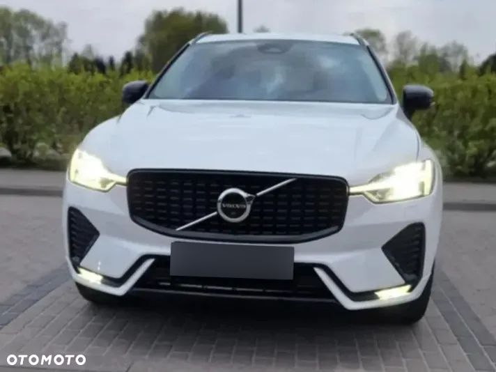 Volvo XC 60 B5 B AWD Plus Dark - 2
