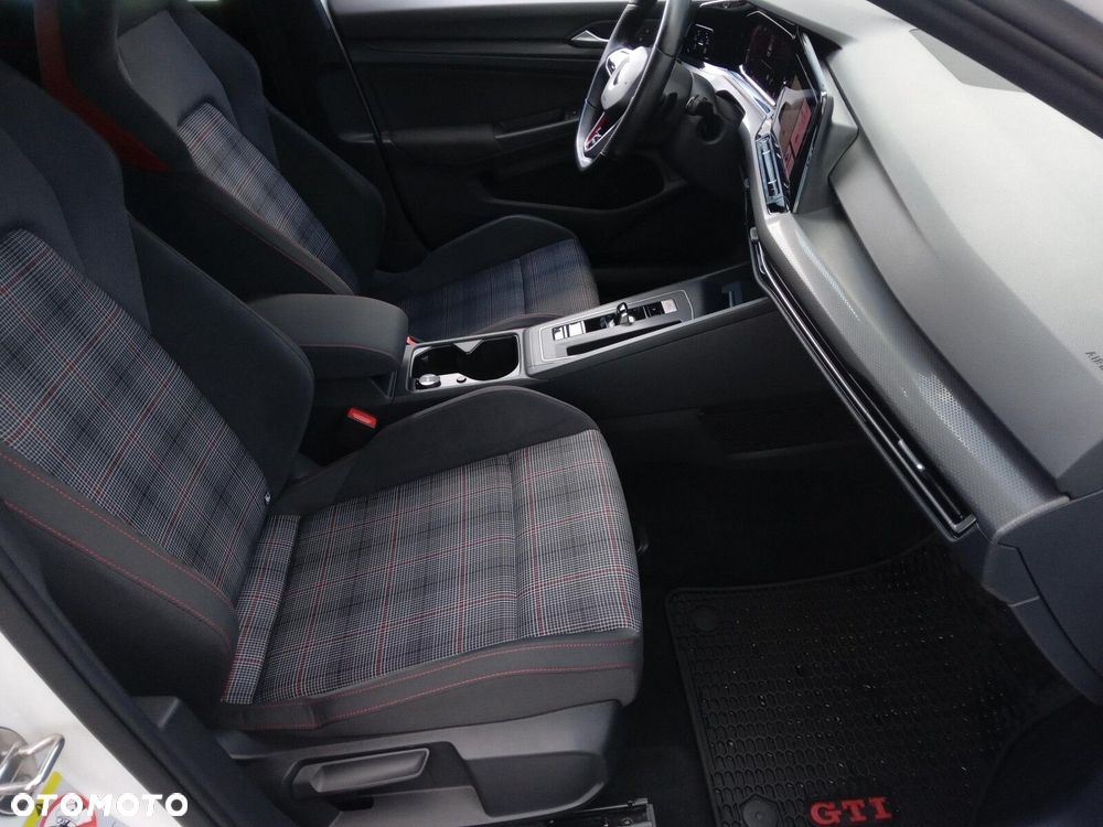 Volkswagen Golf VIII 2.0 TSI GTI DSG - 29