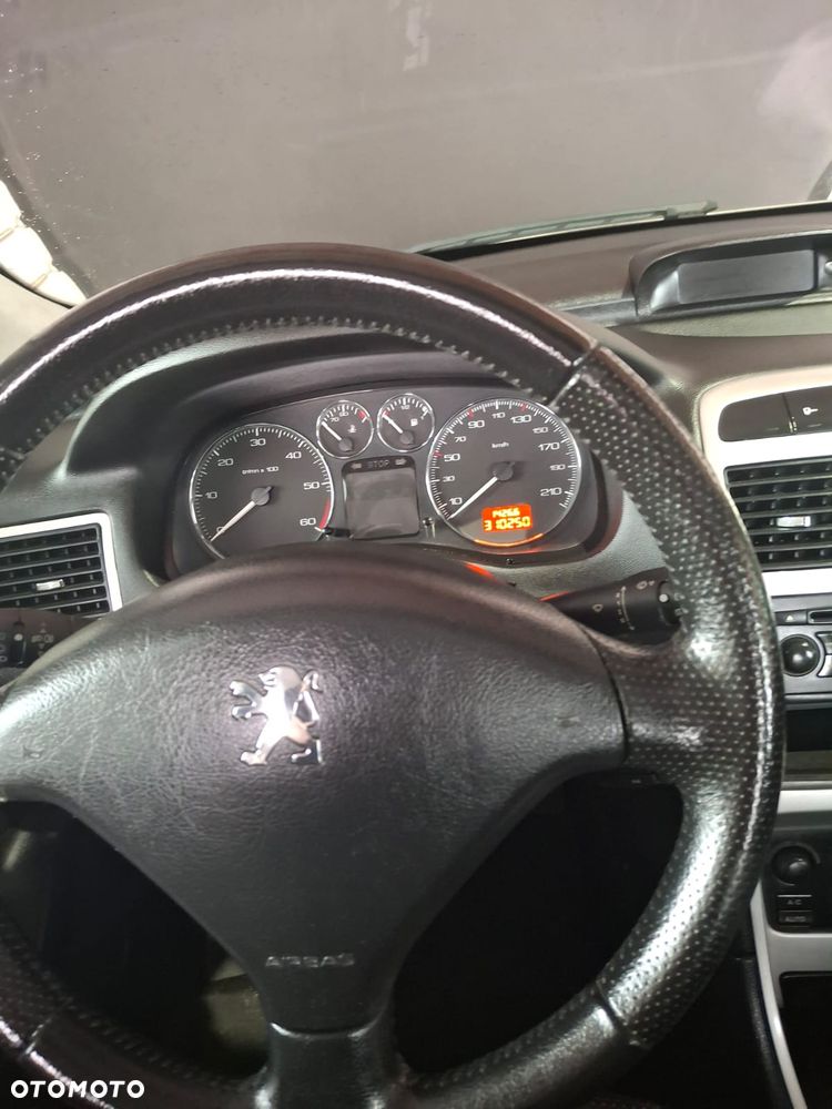 Peugeot 307 HDi 110 Premium - 5
