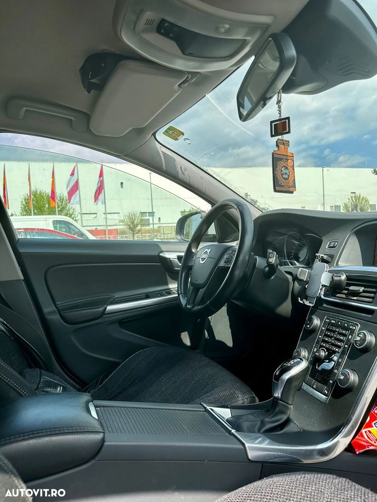 Volvo V60 D2 DRIVe Momentum - 19