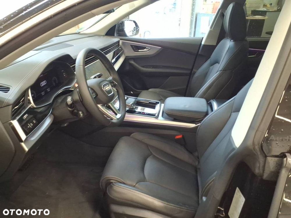 Audi Q8 - 6