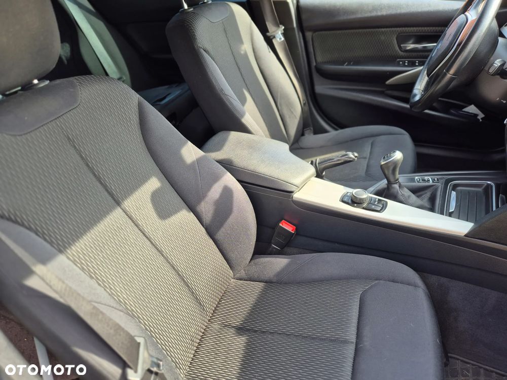 BMW Seria 3 328i - 20