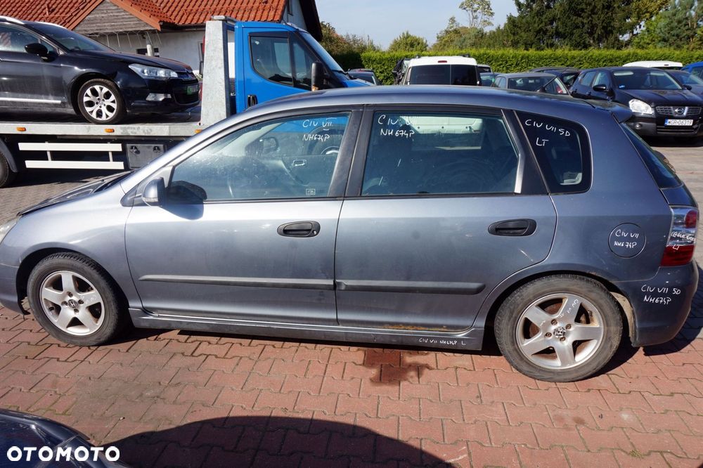 HONDA CIVIC VII LIFT 5D HB 2005 NH674P 1.6 16V D16V1 110KM SZARY COSMIC na części - 2