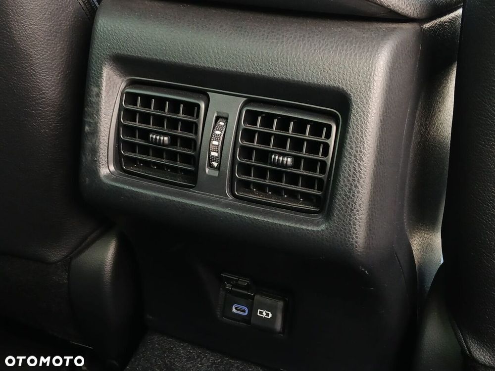 Toyota Camry - 39