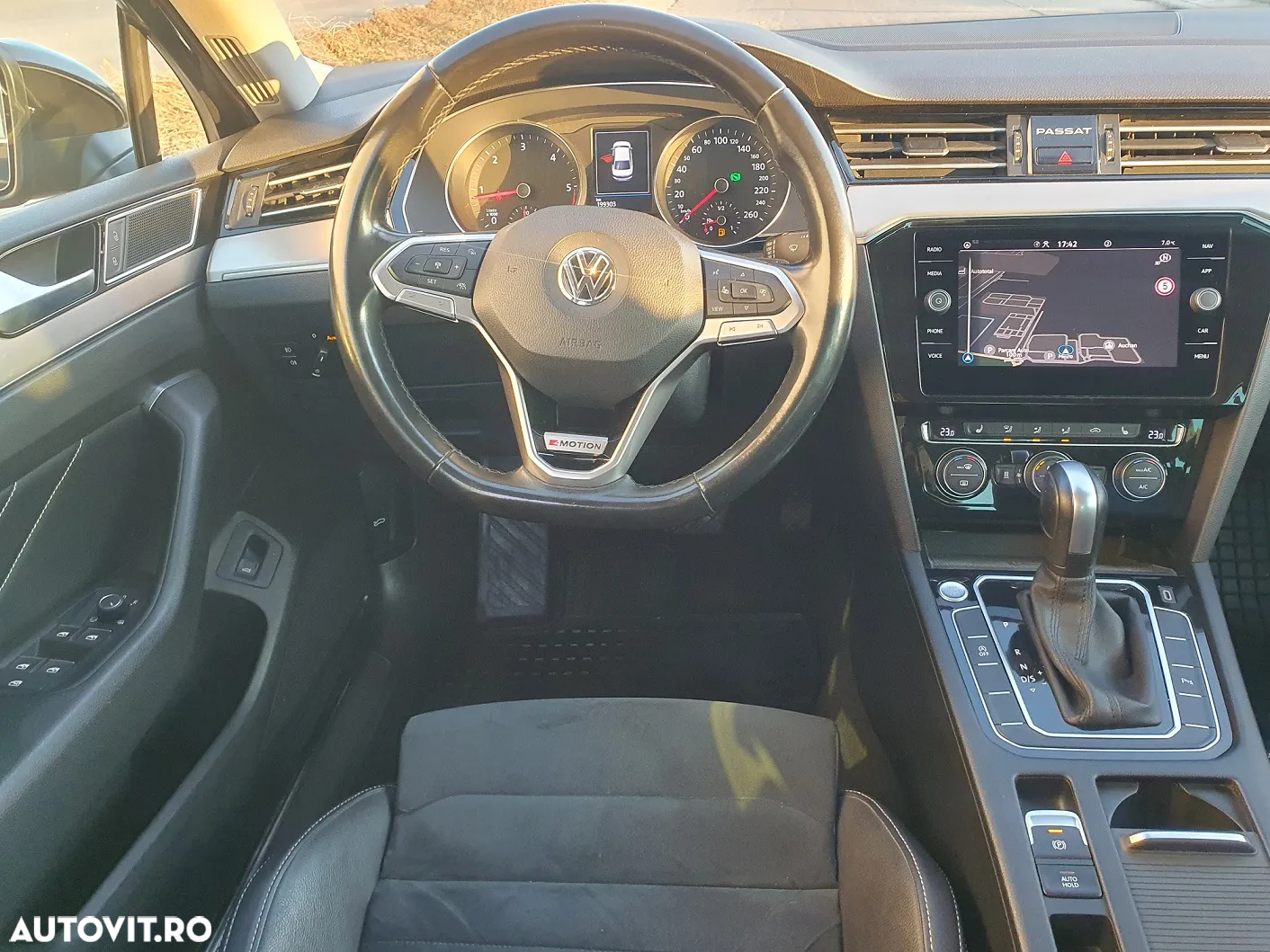 Volkswagen Passat Variant 2.0 TDI DSG 4Motion Highline - 12