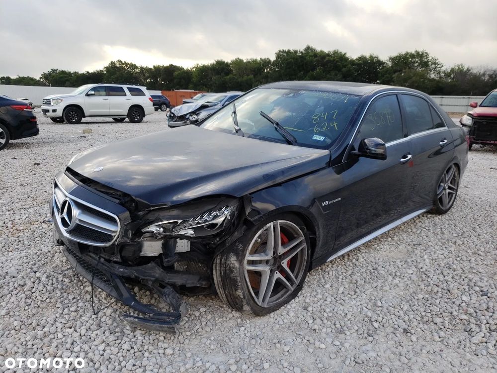 Mercedes-Benz Klasa E 63 AMG S 4-Matic - 9