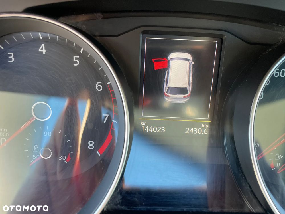 Volkswagen Passat - 16