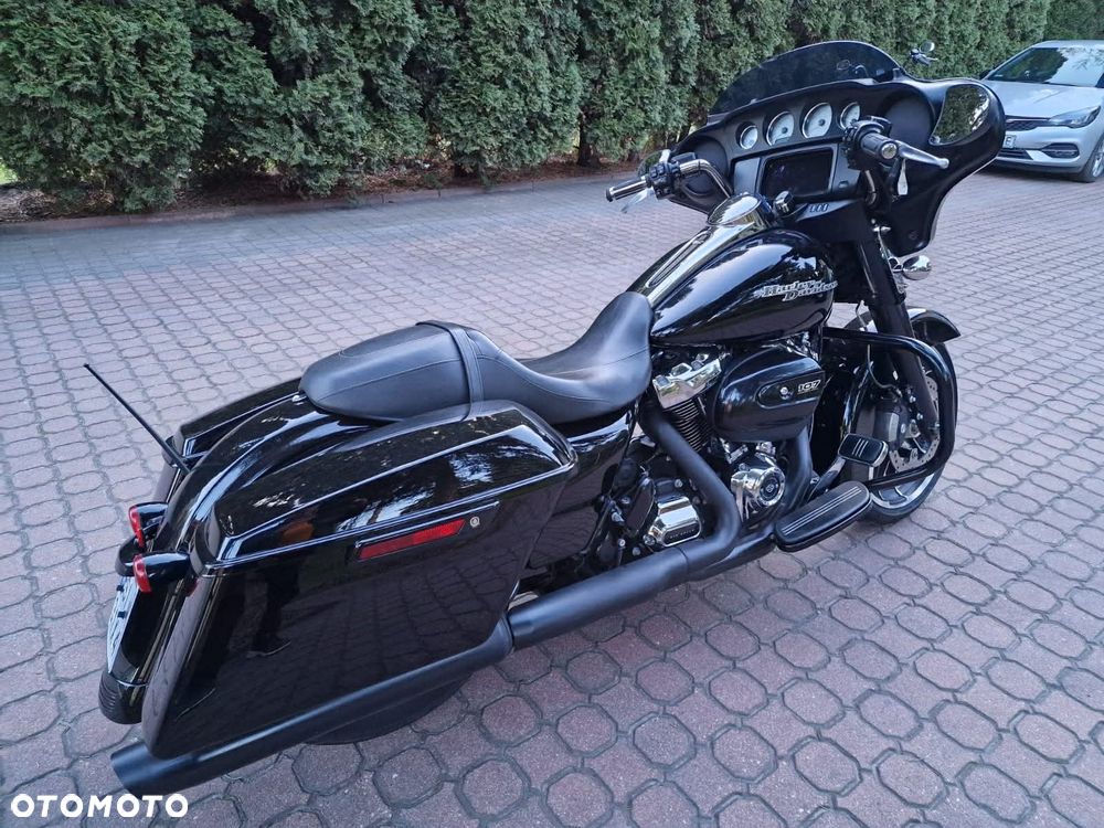 Harley-Davidson Touring Street Glide - 4