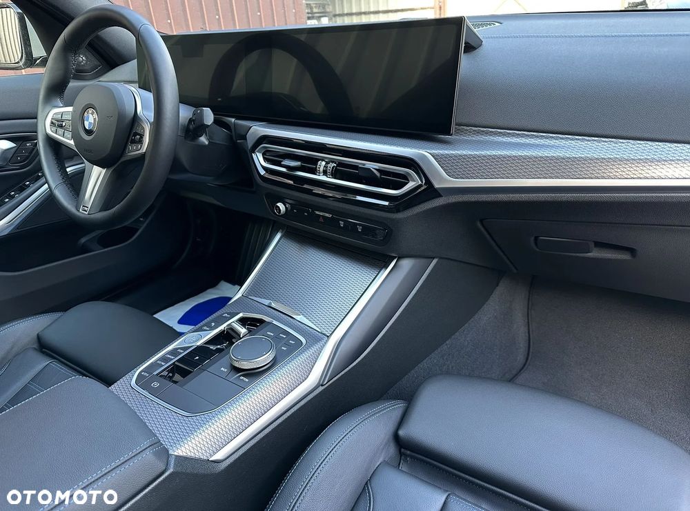 BMW Seria 3 330i xDrive M Sport sport - 25