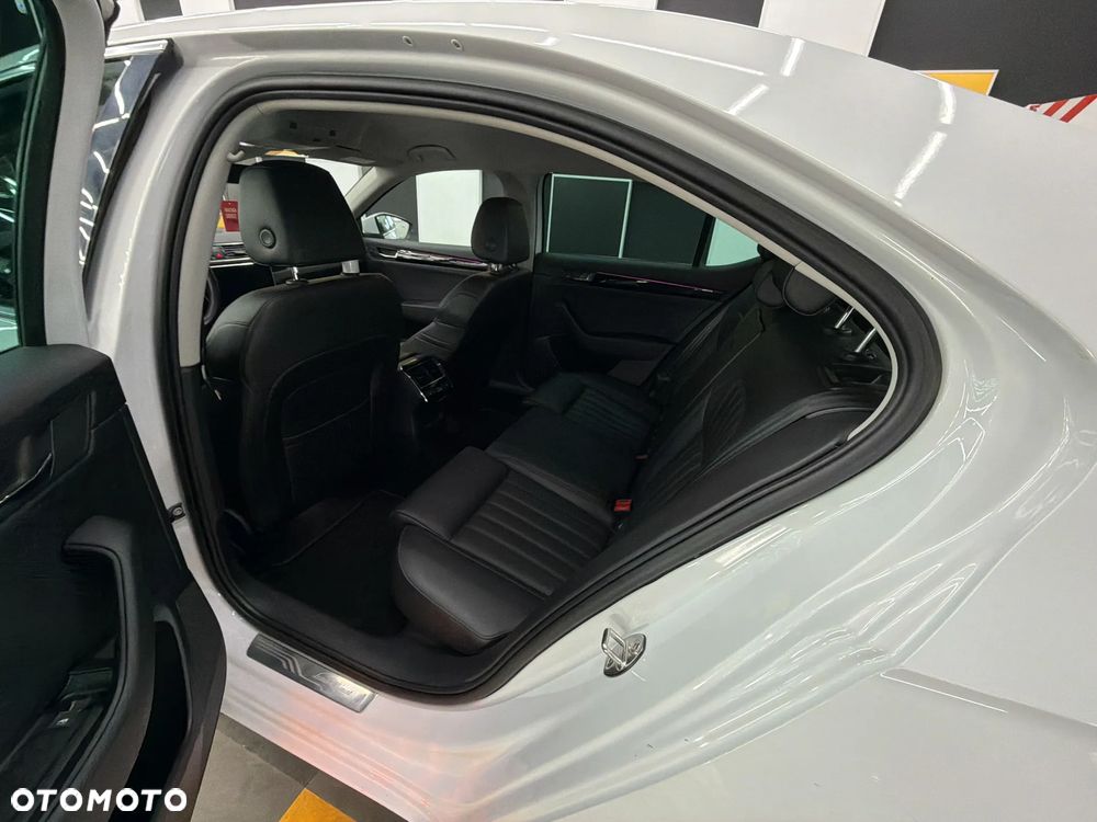 Skoda Superb 2.0 TDI L&K DSG - 10