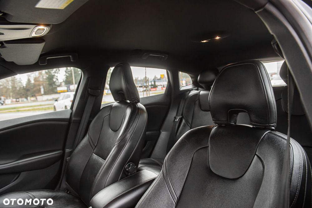 Volvo V40 D2 Inscription - 18