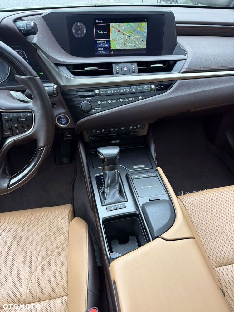 Lexus ES 300h Prestige - 18