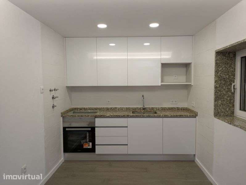 Moradia T2 totalmente renovada - Grande imagem: 4/8